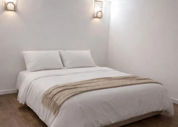 Avec Piscine Et Vue Sur La Baie D'ajaccio Villa