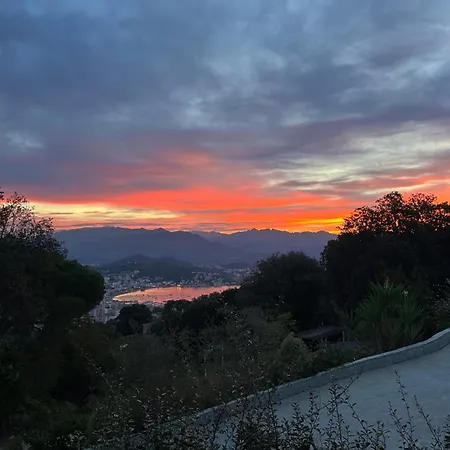 Avec Piscine Et Vue Sur La Baie D'ajaccio 别墅