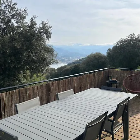 Avec Piscine Et Vue Sur La Baie D'ajaccio * Ajaccio (Corsica)