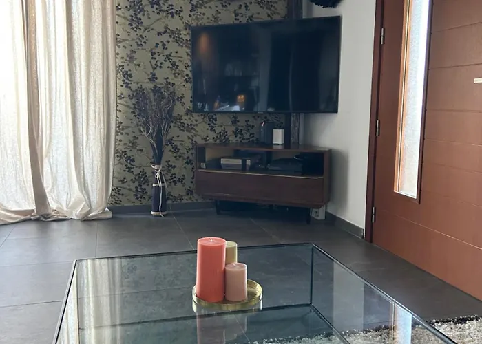 Avec Piscine Et Vue Sur La Baie D'ajaccio Ajaccio (Corsica)