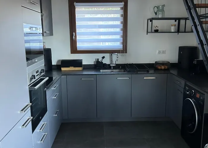 Avec Piscine Et Vue Sur La Baie D'ajaccio 别墅 *